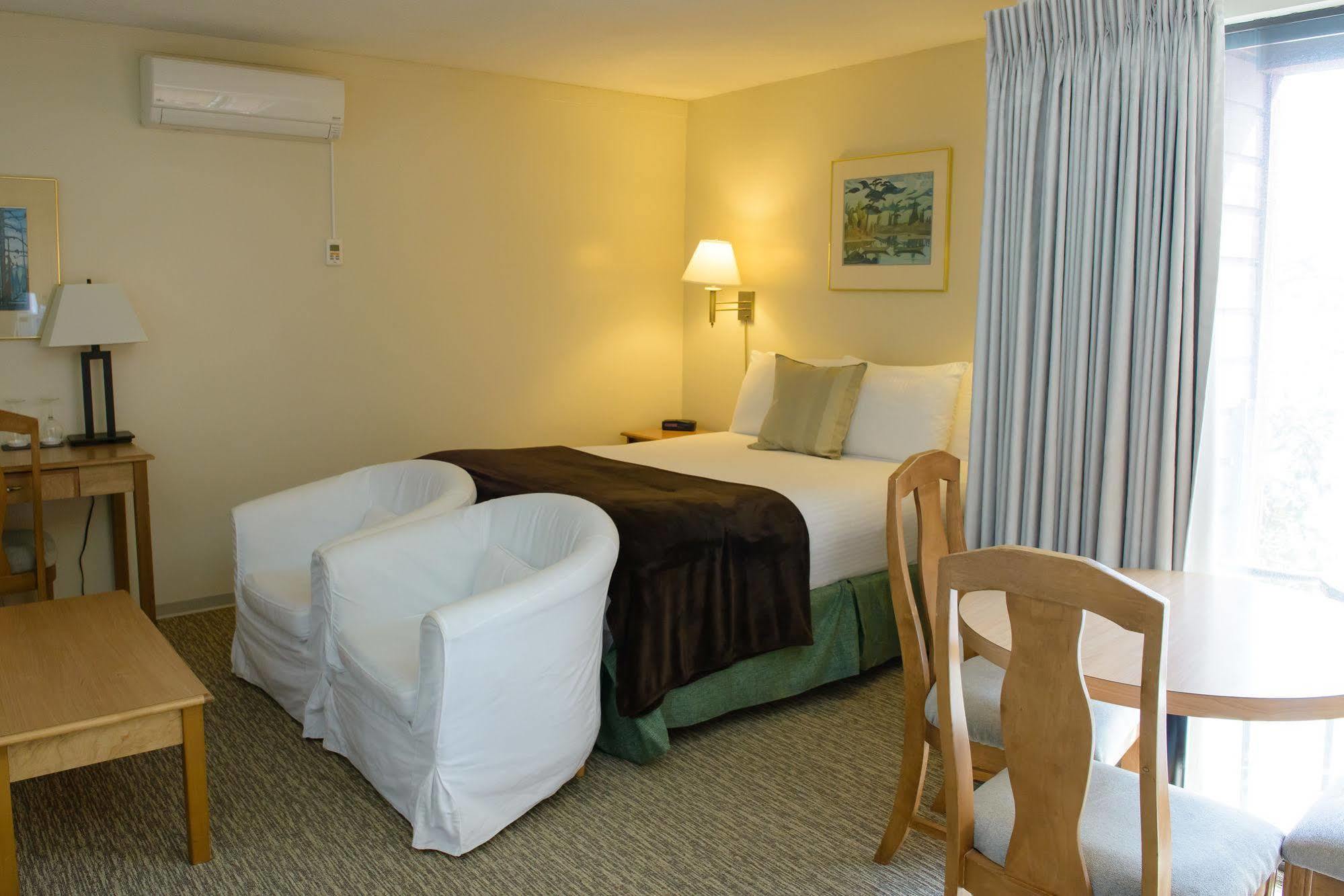 Driftwood Inn Sechelt Εξωτερικό φωτογραφία