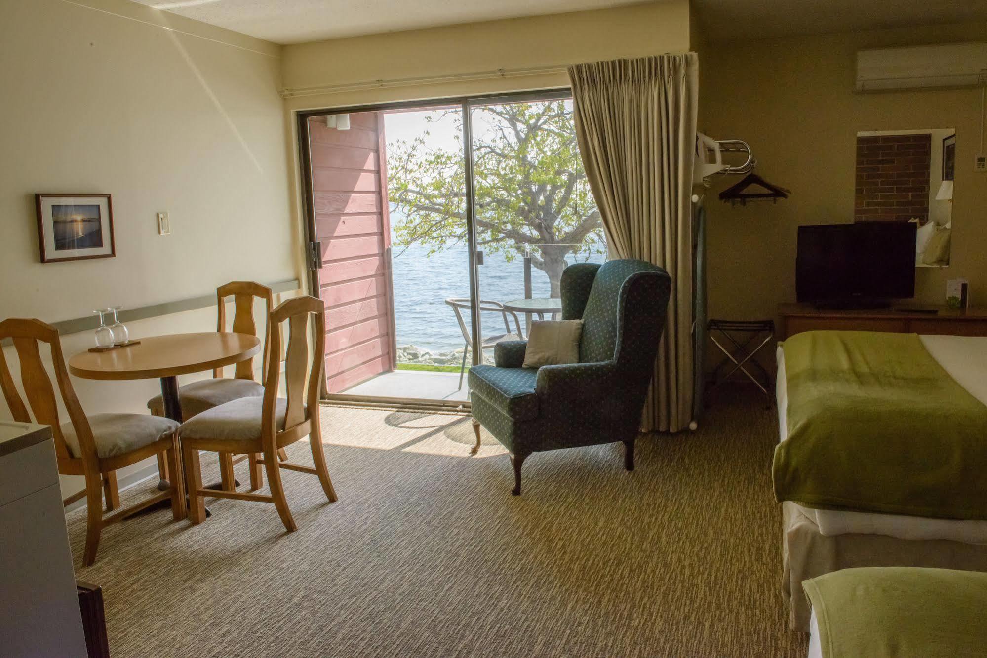 Driftwood Inn Sechelt Εξωτερικό φωτογραφία